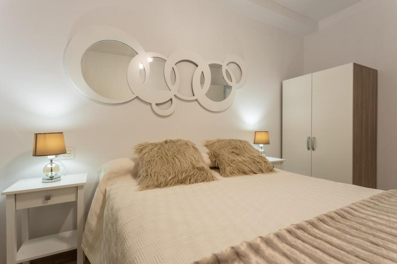 Center Deluxe II Apartment Гранада Екстериор снимка